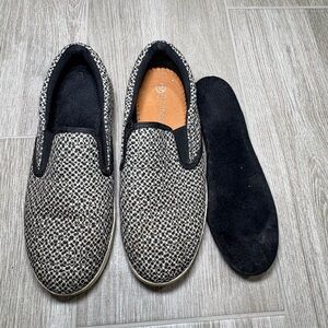 bernie mev. Black and White Patterned Loafers